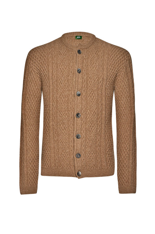 Model Strickjacke