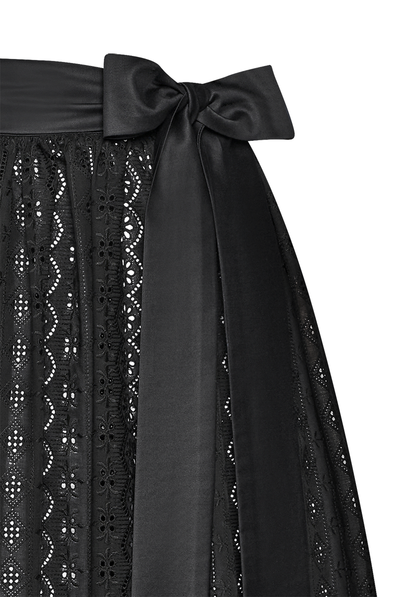 Detailreich bestickt - Translation missing: de.products.product.media.image 2