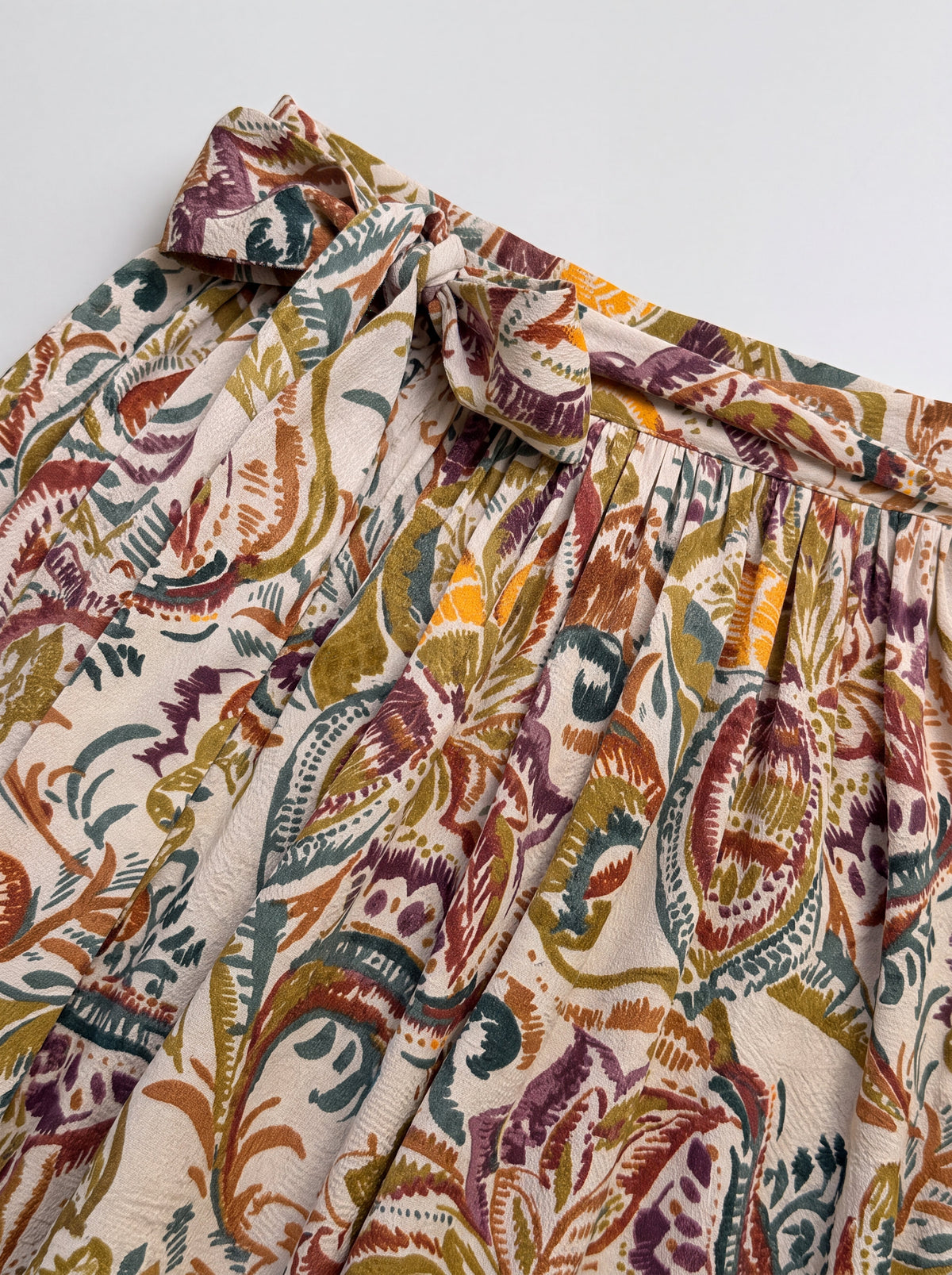 Floral Jacquard apron - Image 2
