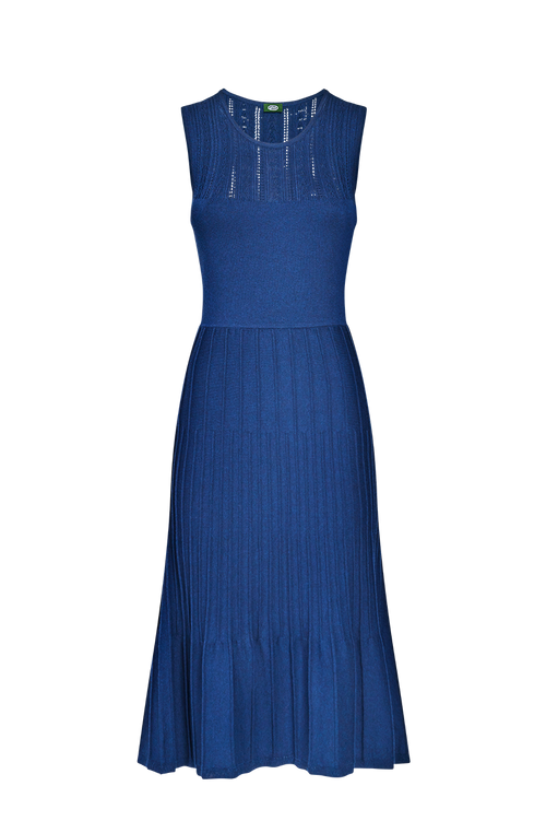 Tailliertes Kleid mit kunstvollen Strickmustern