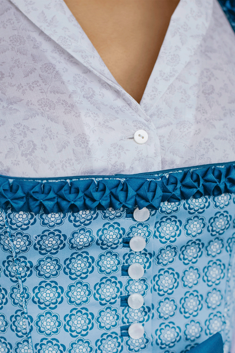 Dirndlbluse mit Schalfasson - Translation missing: de.products.product.media.image 7