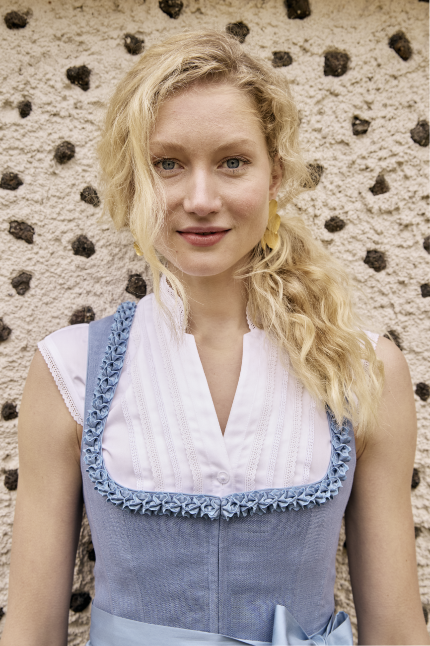 Dirndlbluse mit Spitze - Bild 7