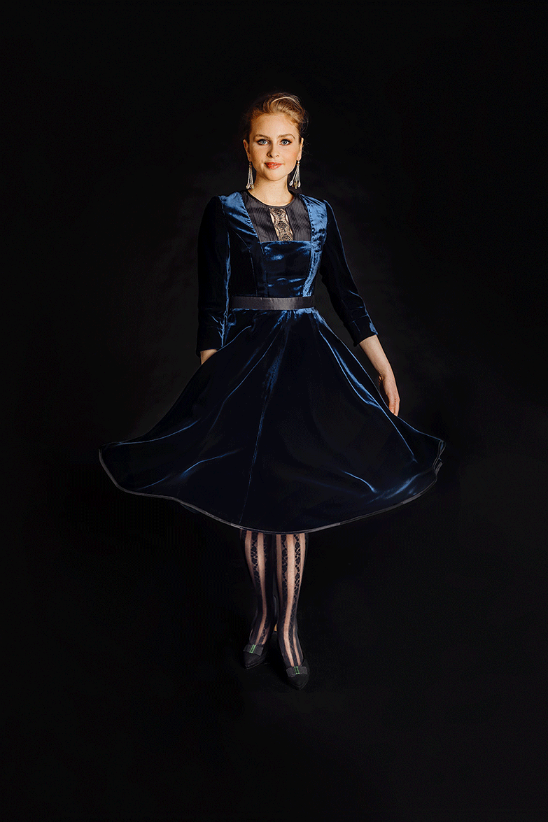 Velvet dress - Image 7