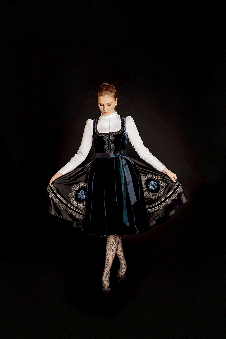 Medaillon-Dirndl - Translation missing: de.products.product.media.image 9