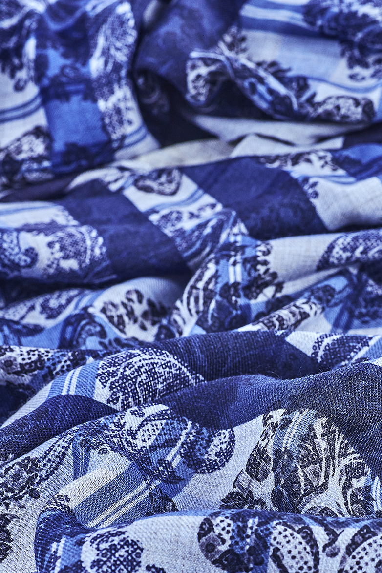 Wool shawl - Image 2